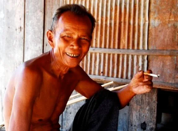 Travel Photography: How to Photograph People